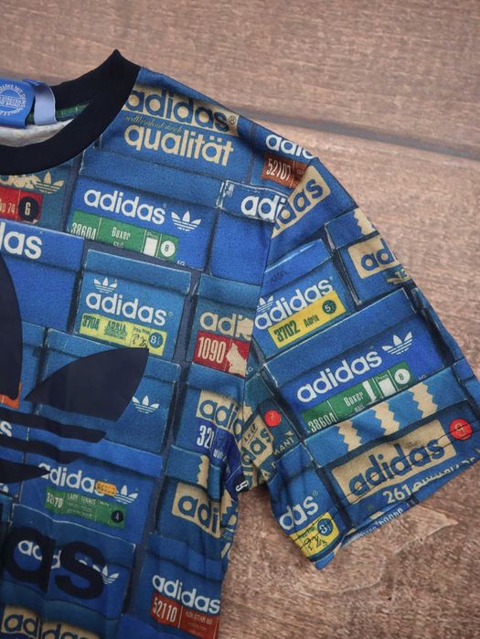 Adidas Originals Shoebox niebieska czarna koszulka z krótkim rękawem