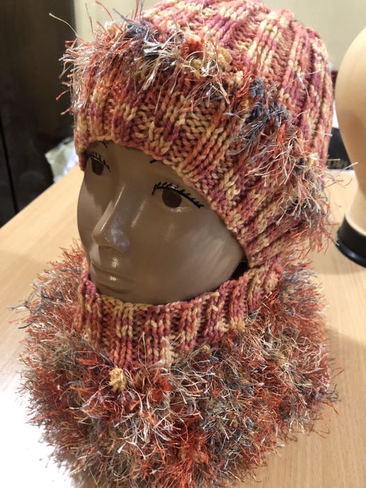 Шапка і горлишко нові