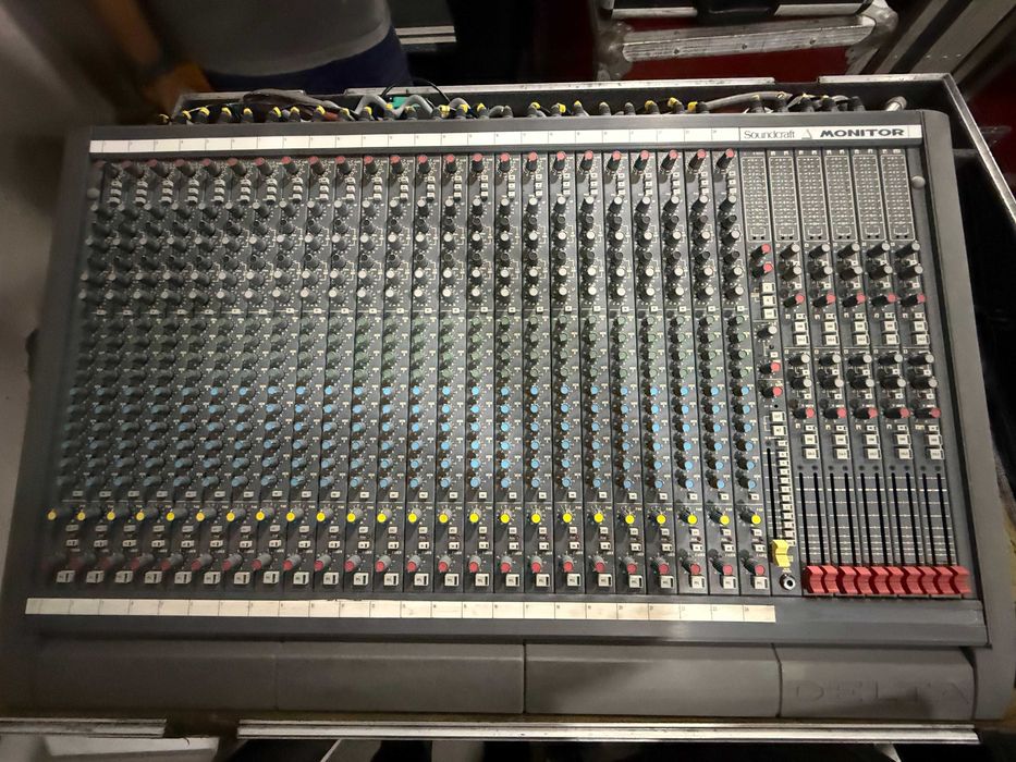 Mesa Mistura Soundcraft Delta Monitor