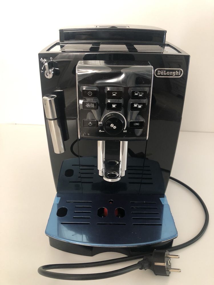 Нова Кавомашина De Longhi ECAM 23.120.B 1450Вт чорна