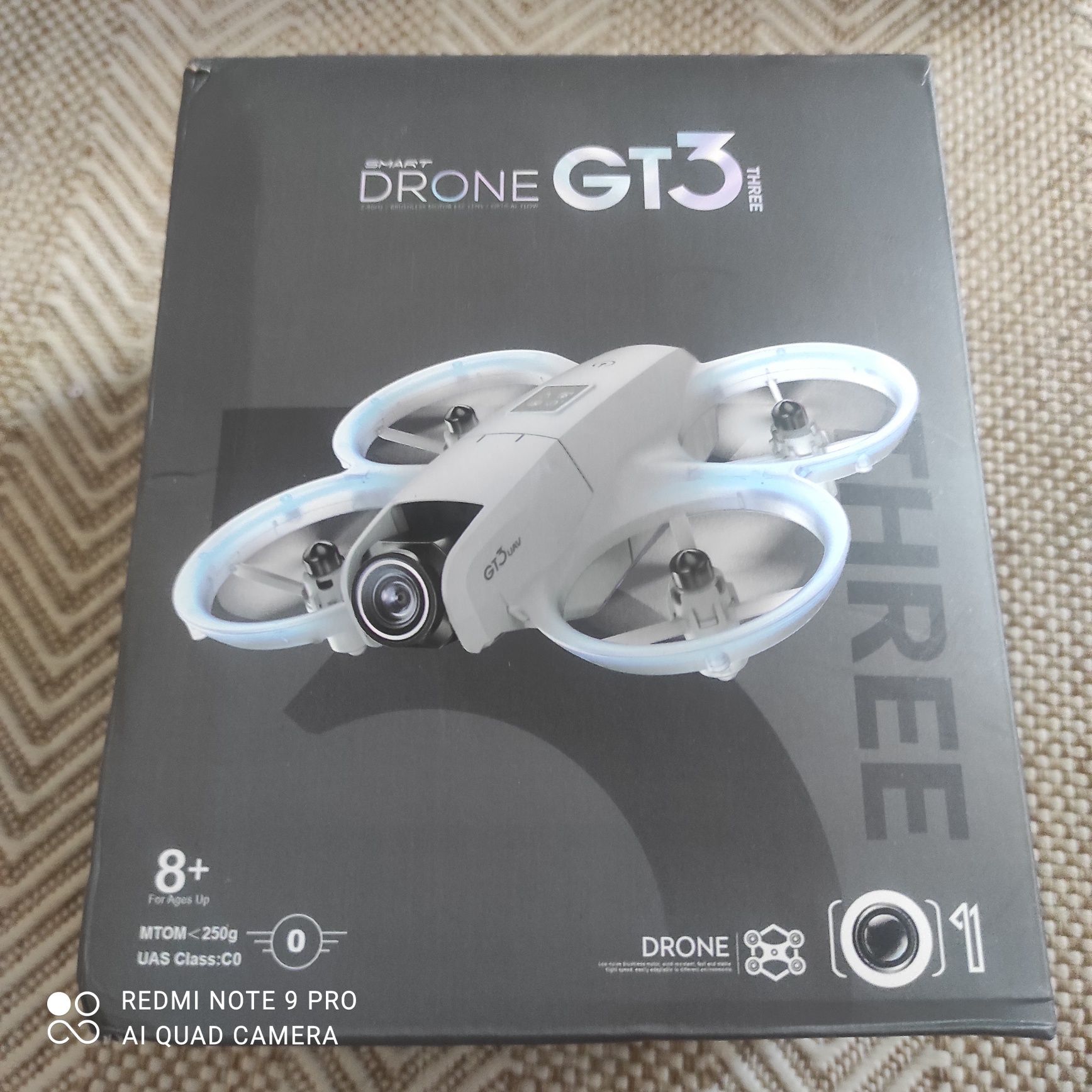 Dron wifi sterowany za pomocą aplikacji/pilotem