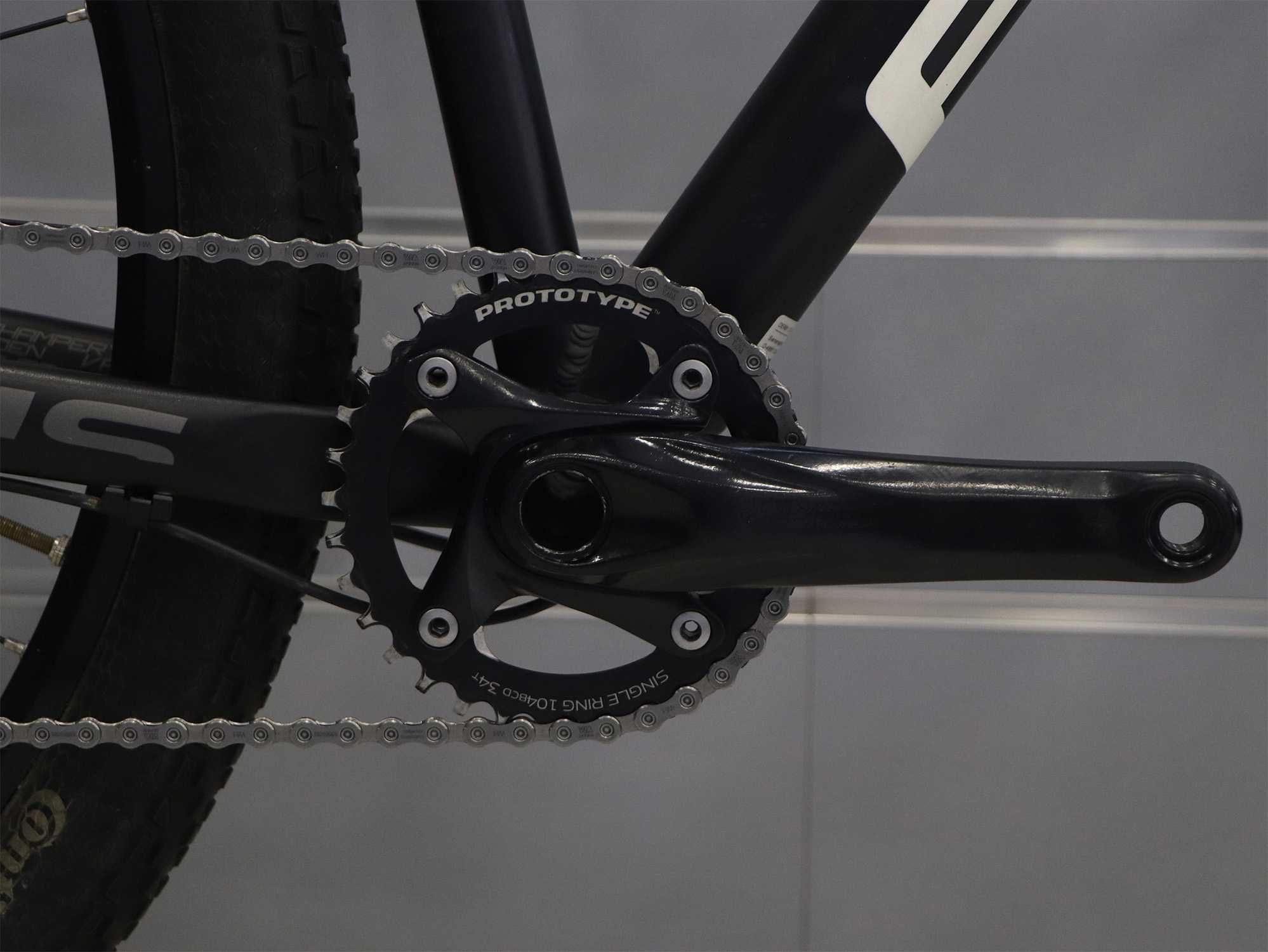 Bicicleta FOCUS Black Forest 29R 4.0 (M)