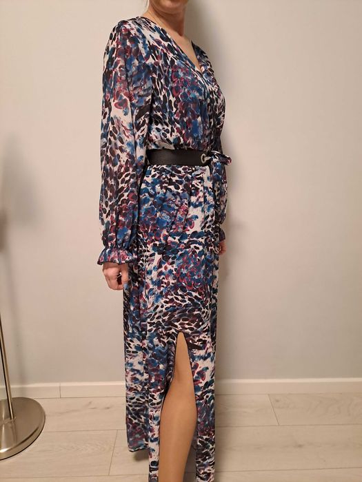 Piękna sukienka kopertowa na podszewce