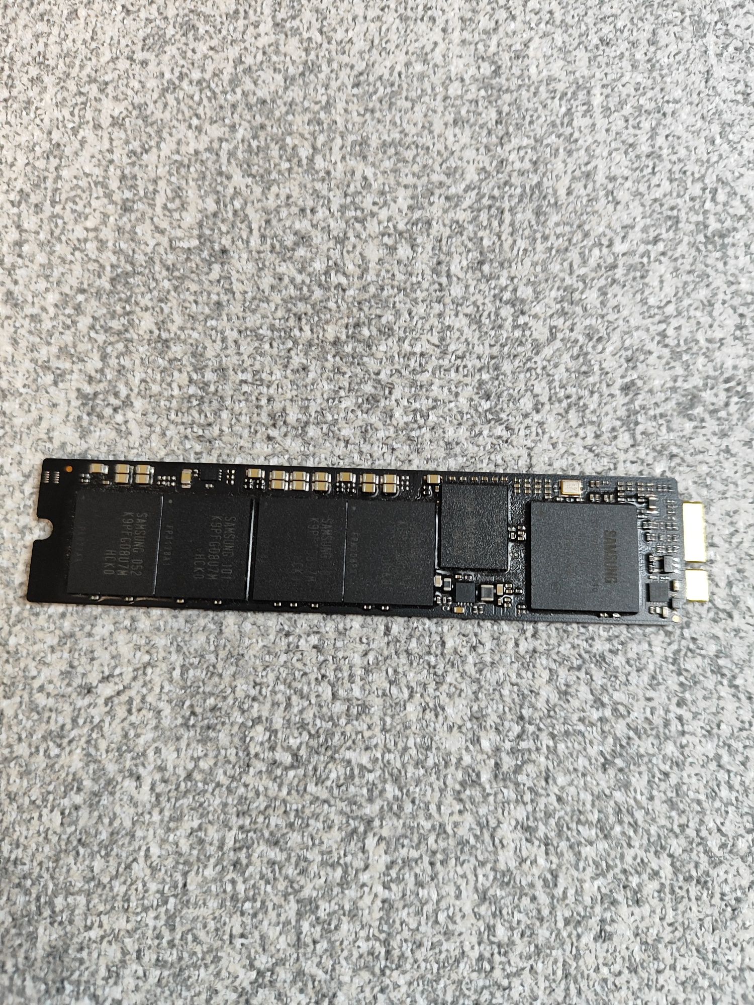 Dysk  Apple 256GB SSD Samsung MZ-CPA2560/0A2