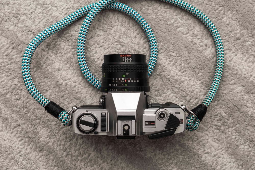 Minolta X-300 + Erno 28mm f/2.8 [Ou MD 50mm f/1.7] - (testada e limpa)