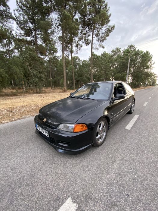 Honda Civic EG com bastante material