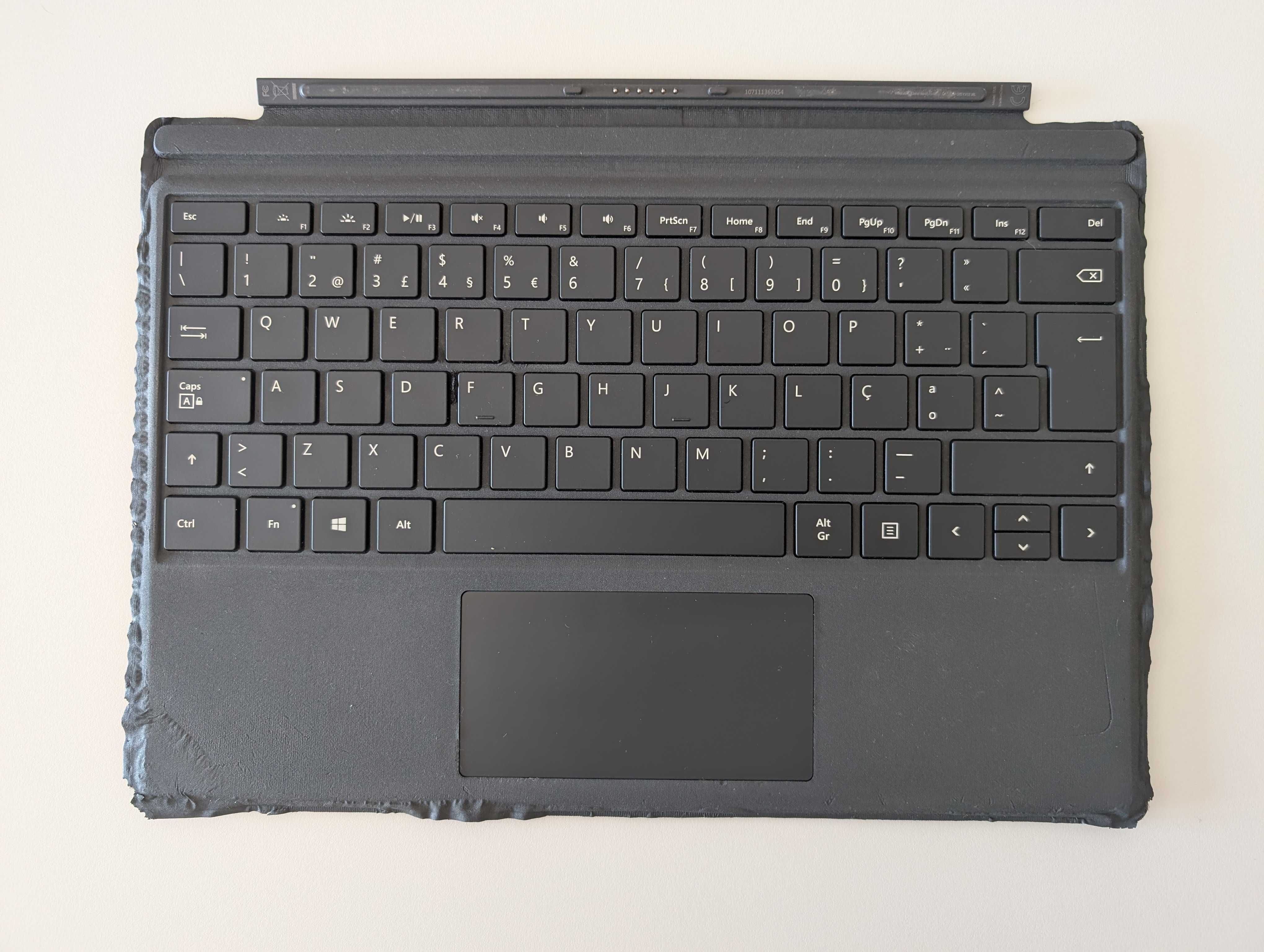 Microsoft Surface Pro 4 (1724) – i5 / 256GB