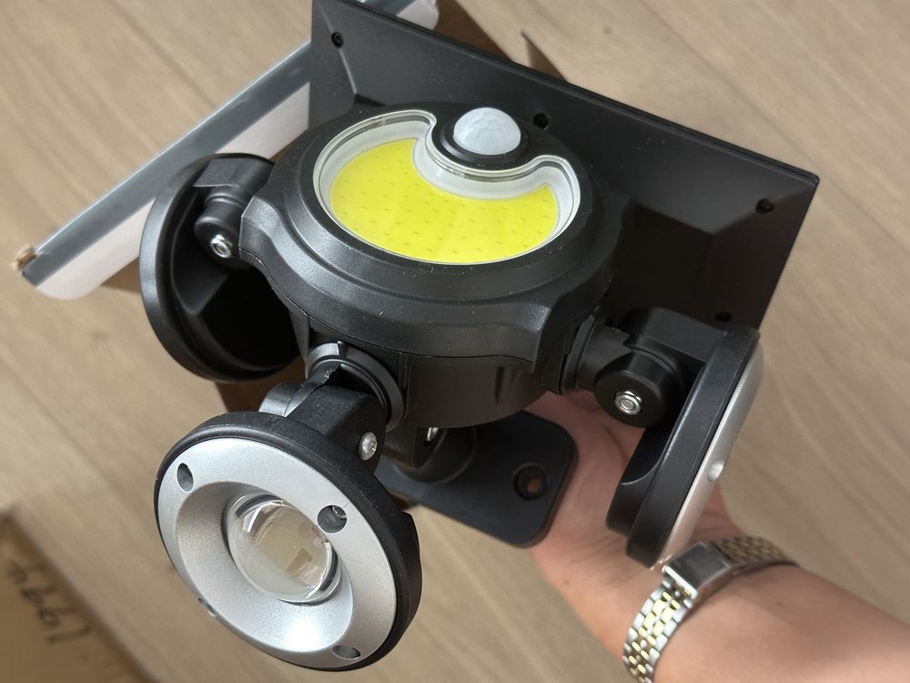 Lampa solarna z czujnikiem COB-104 wbijana ścienna