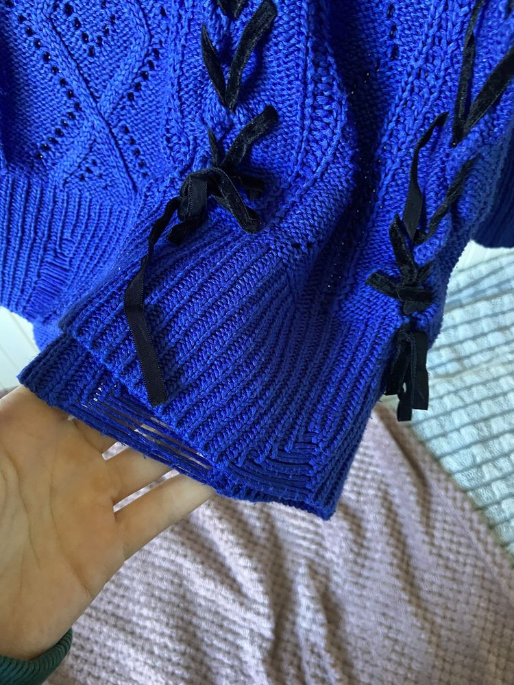 chabrowy sweter z wiązaniami, granatowy sweter oversize