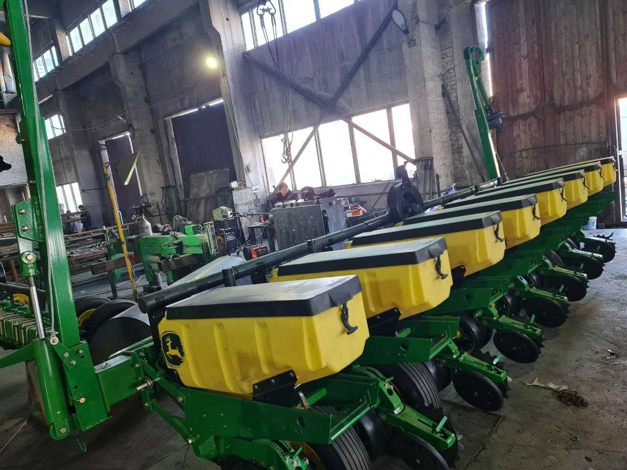 8 Рядів John Deere Рама 7200 Секція 1780 (Посилена No-Till) під МТЗ