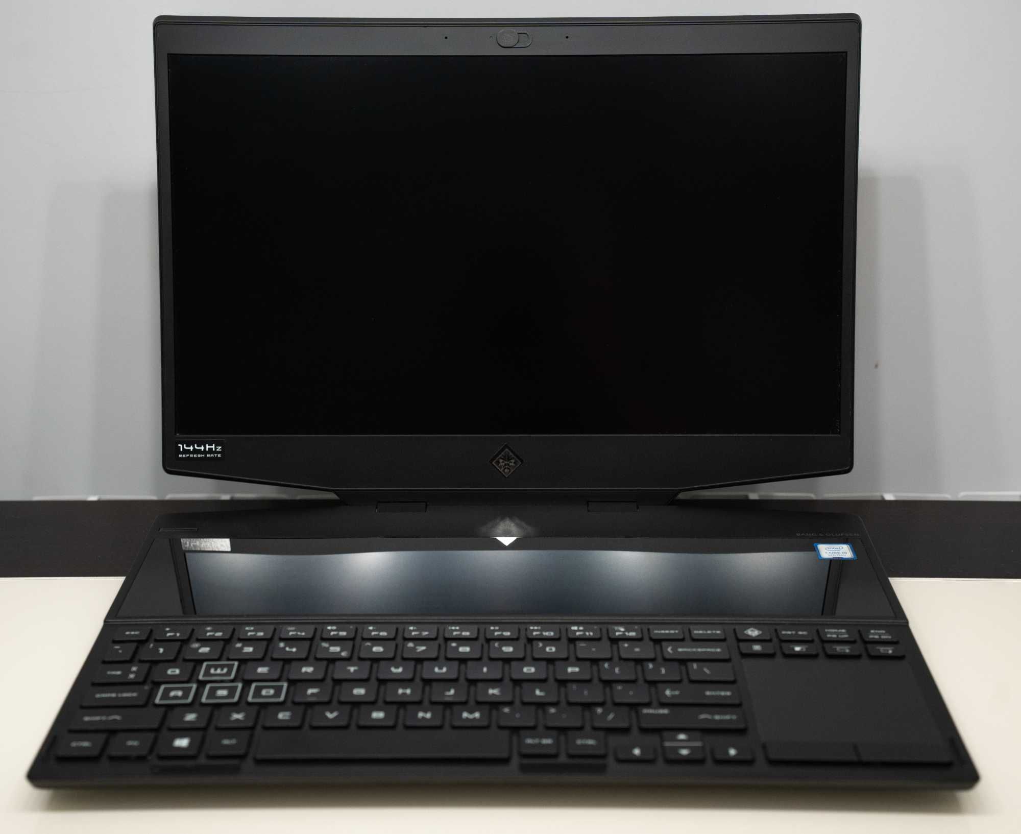 HP OMEN X2S  i9-9880H dla grafika 2 ekrany