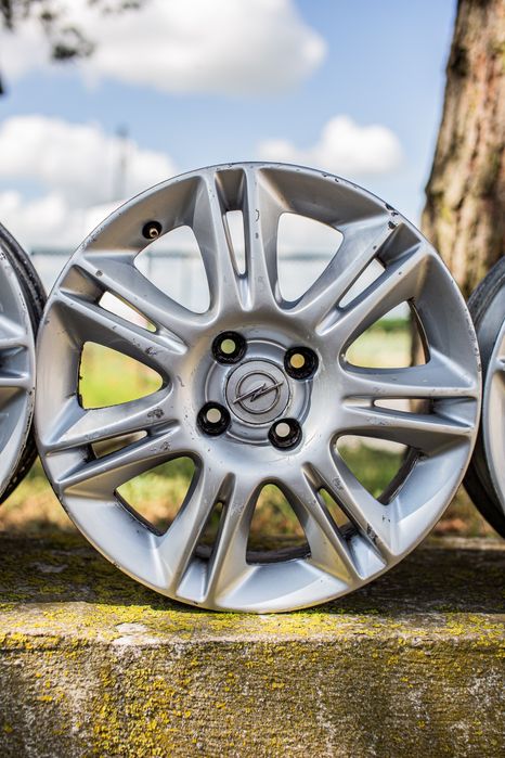 Felgi aluminiowe Opel Corsa ( x 4 ) Rozmiar 15