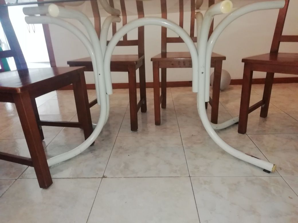 Mesa de cozinha bom estado Urgência para desocupar