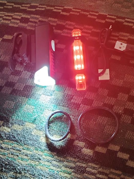 Велофара набор на аккумуляторе фара и задний стоп красный