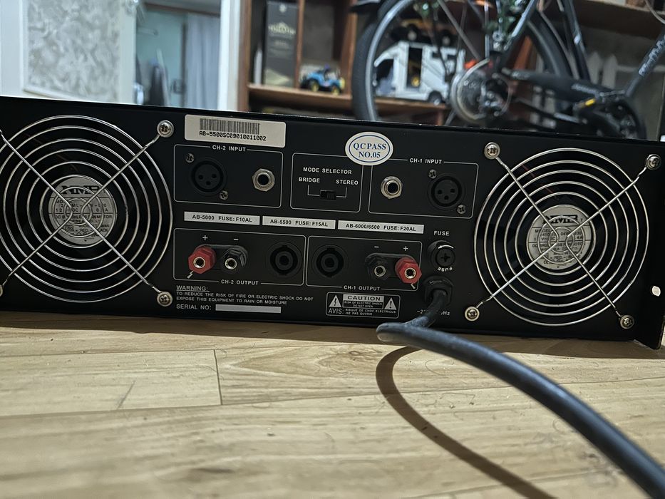 Підсилювач Tenggao AB-5500 в чудовому стані