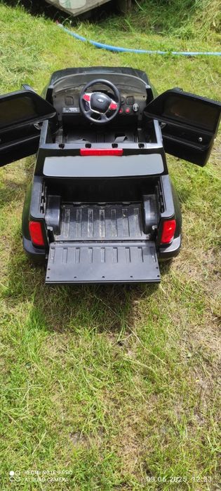 Електромобіль дитячий