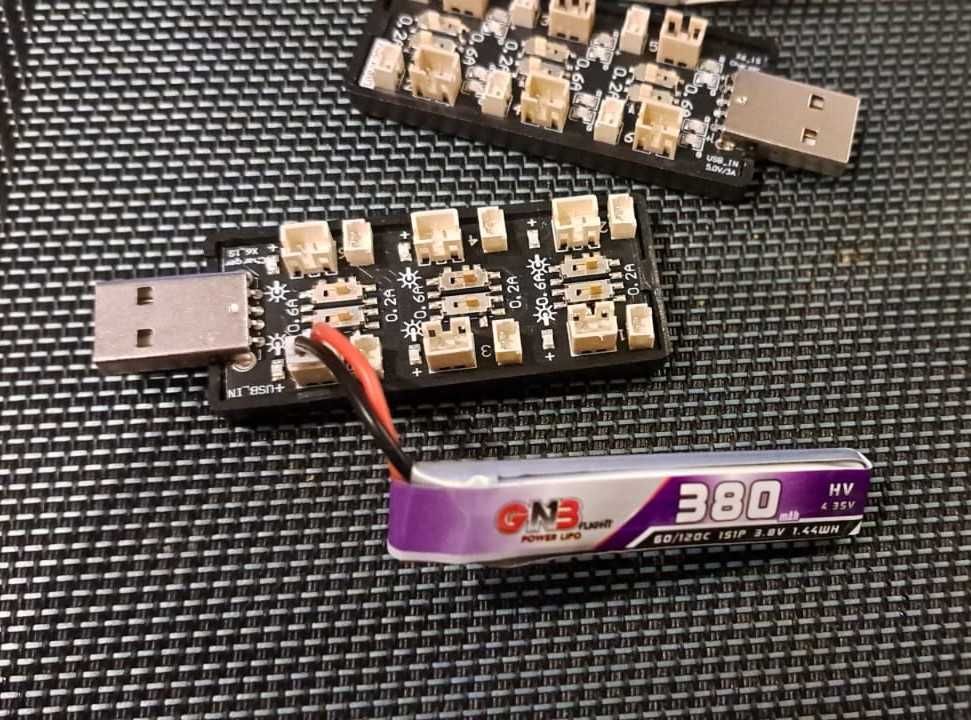 Зарядний пристрій для FPV LiPo/LiHV акумуляторів 1s PH2.0 Mobula