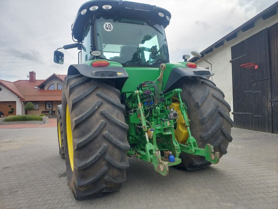 Ciągnik rolniczy john deere 8335R