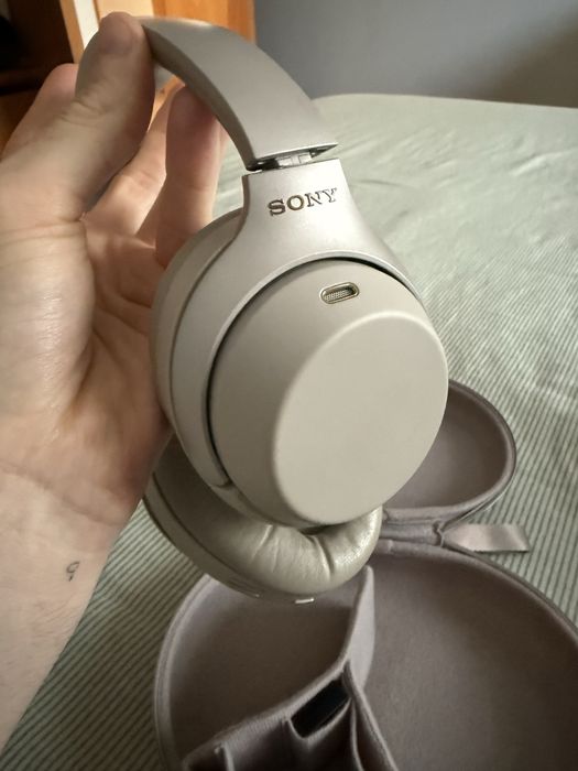 Sony headphones WH-1000XM3
