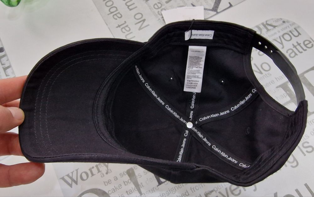 Czapka z daszkiem Calvin Klein r. uniwersalny OS z regulacją.