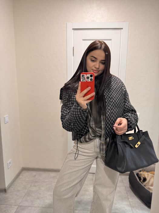 Курточка розмір підійде як на м так і на л