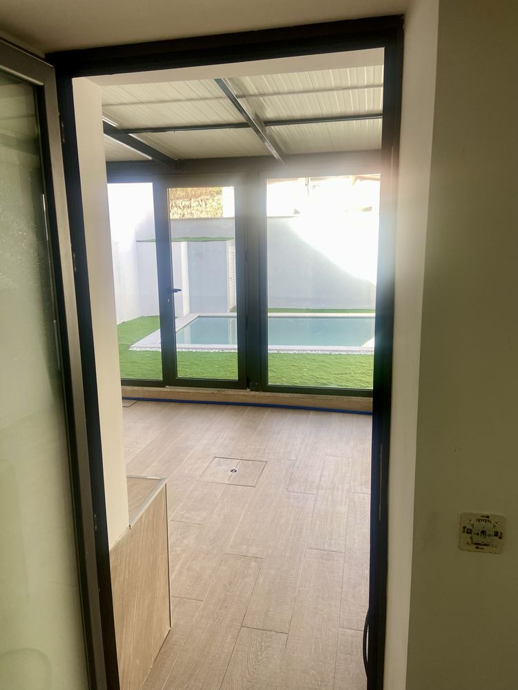 Moradia T2 Indivudal- Completamente restaurada - com Piscina e Coberto