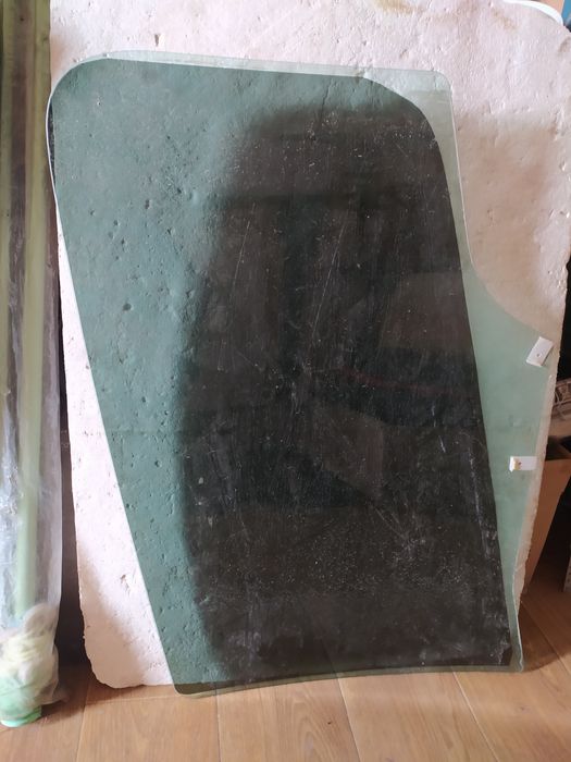 Стекло боковое, Пежо, Фольц, Ауди,Мэрс.