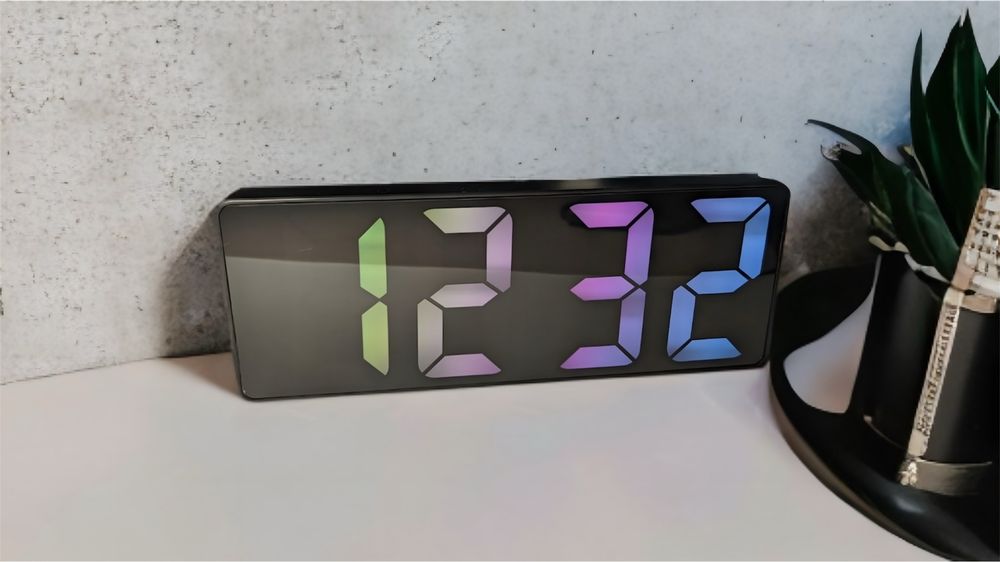 Elektroniczny zegar led z budzikiem i termometrem / Zegarek kolorowy