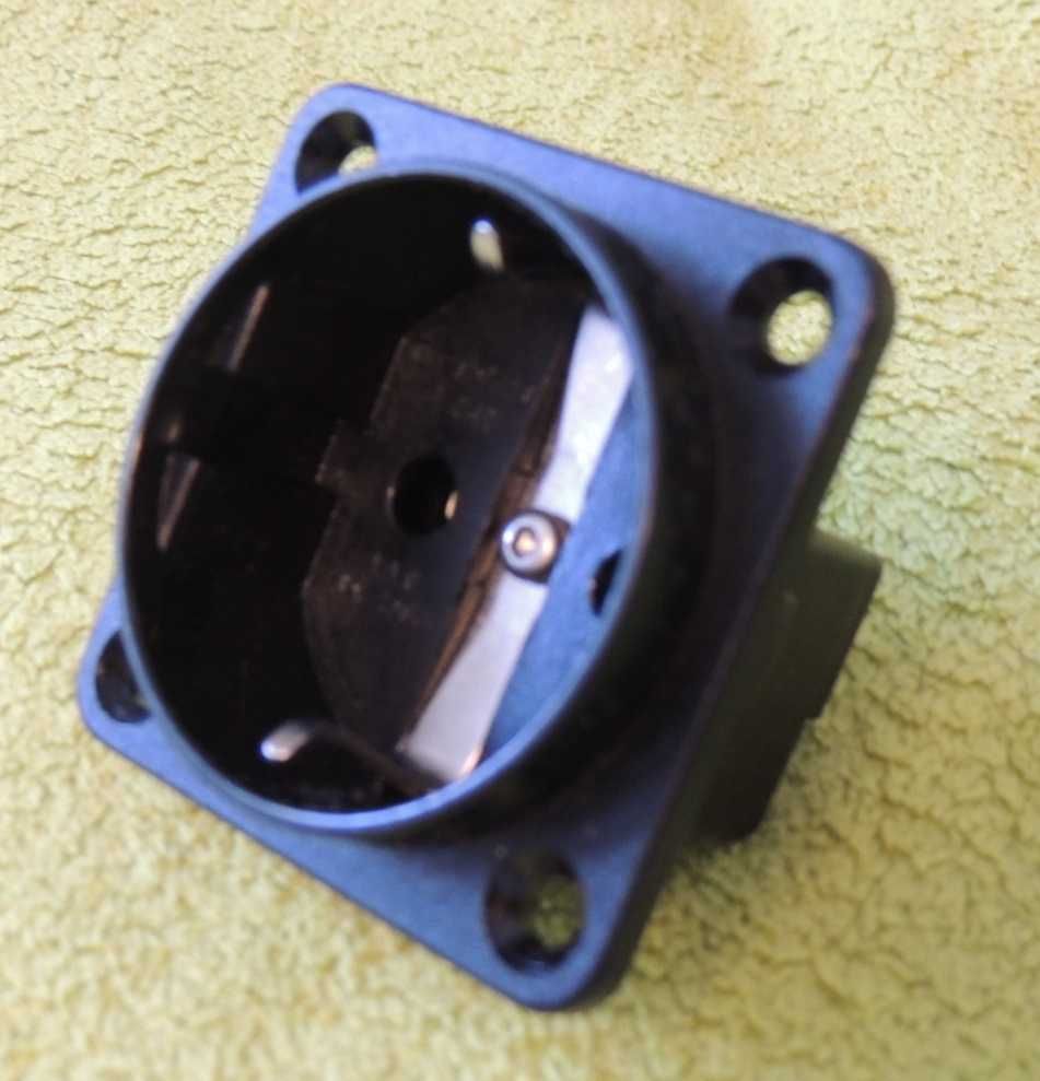 Gniazdo zasilające Gigawatt G-040 Schuko