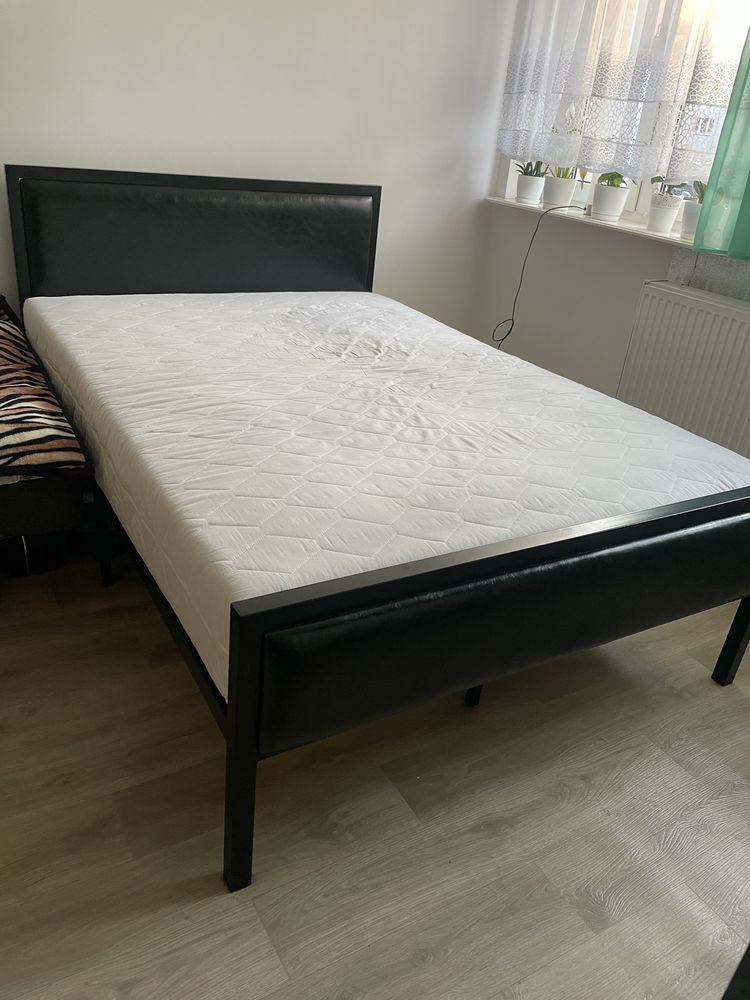 Łóżko sypialniane z materacem 140/200