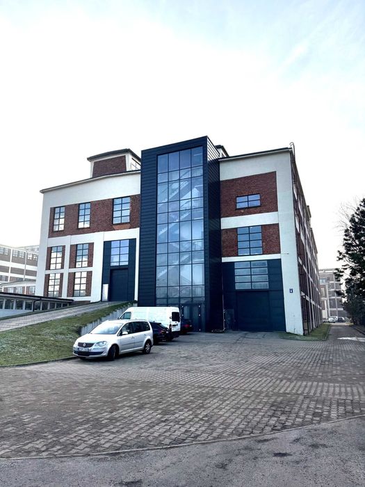 Powierzchnia 1570 m² na funkcje handlowe, magazynowe lub usługowe