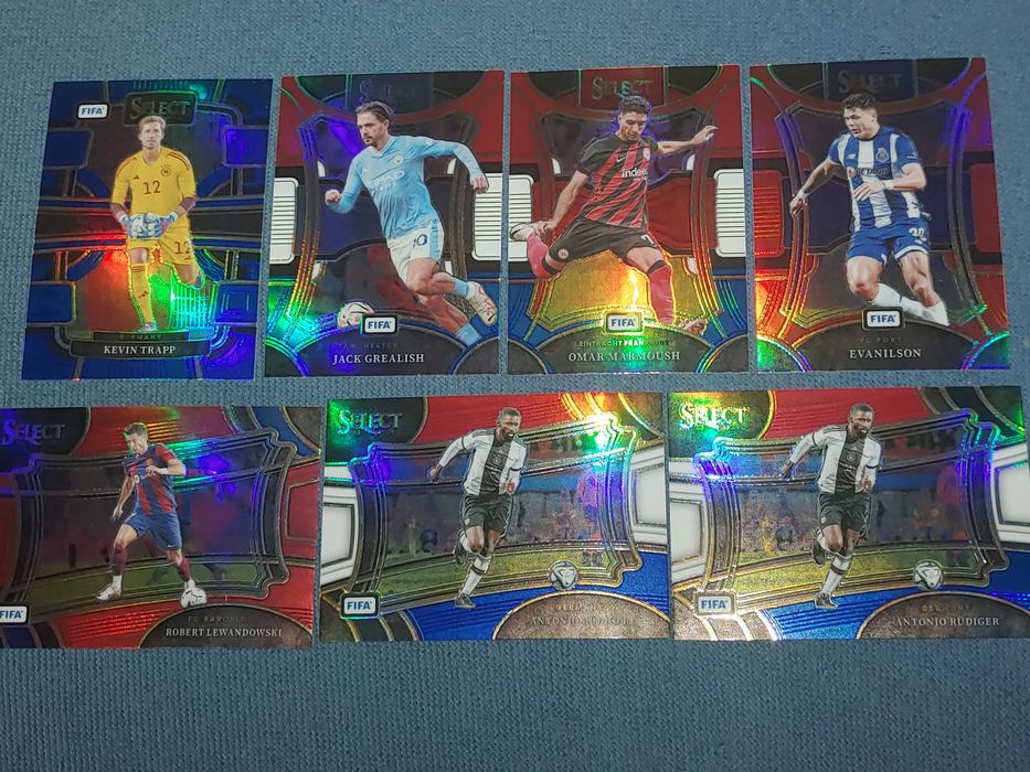 Karty Parallel z 2023-24 Panini Select Prizm FIFA Soccer