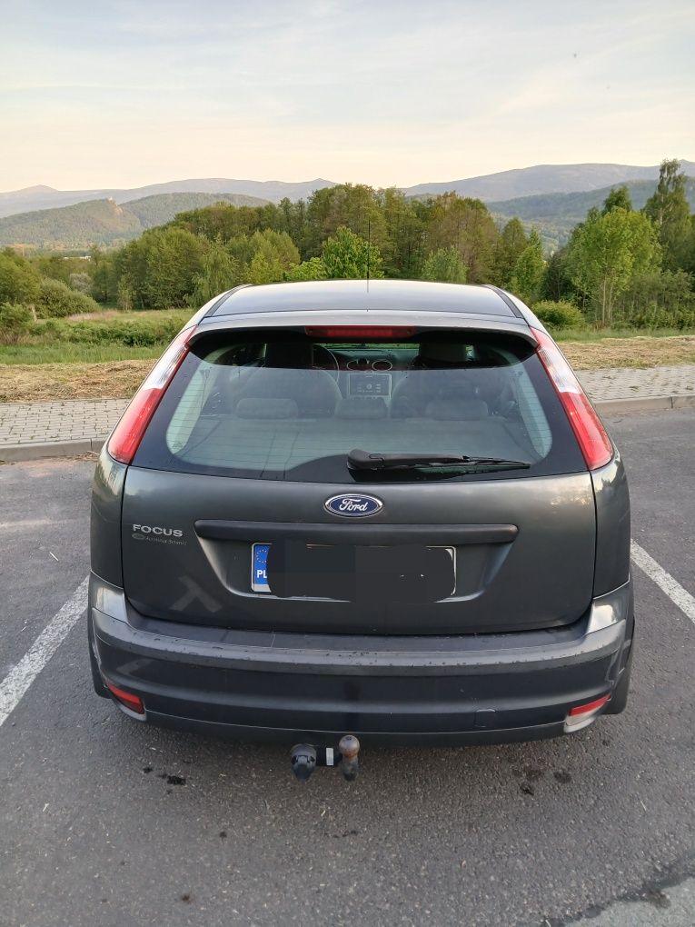 FORD      FOCUS     2005r.