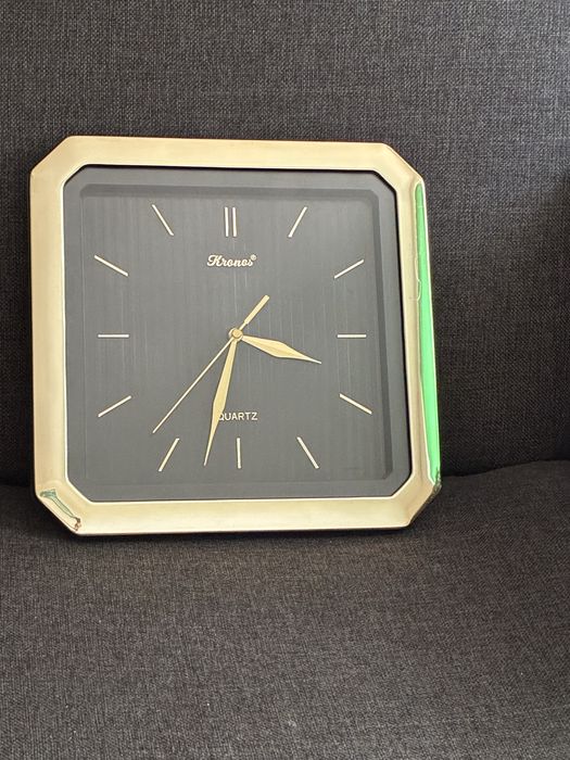 Zegar ścienny Kronos QUARTZ.