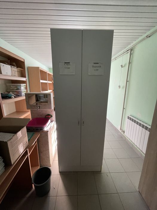 Продаж меблів для аптеки