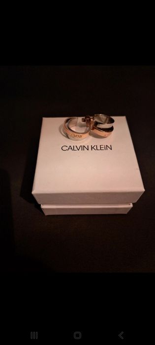 Brincos Calvin Klein 
Novos