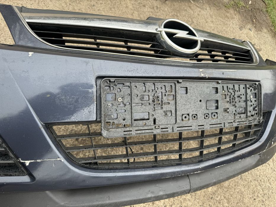 Бампер передній Опель Вектра Ц рестайлінг передний бампер Opel Vectra