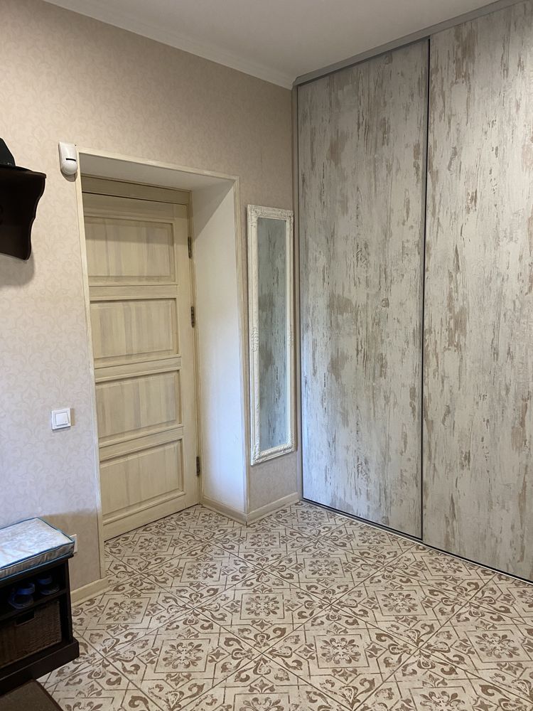 Продам свій будинок з бомбосховищем. Пп Борщагівка. 1.5 км окружна.