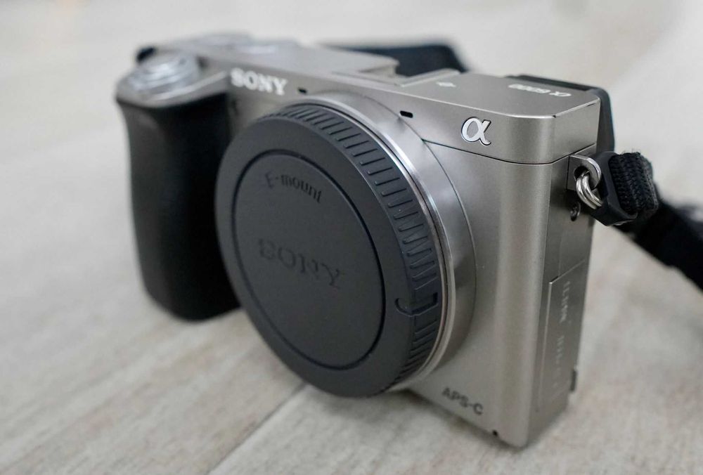 Sony A6000 – Body • Stan bdb • 11 897 zdjęć • 3× bateria + ładowarka