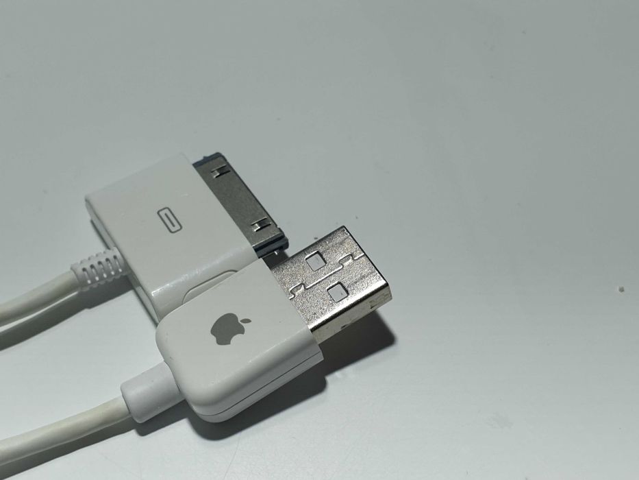 M9569G/A Apple iPod Dock 30-pin  to USB