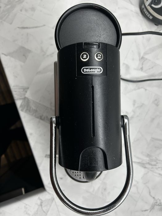 Ekspres do kawy na kapsulki delonghi