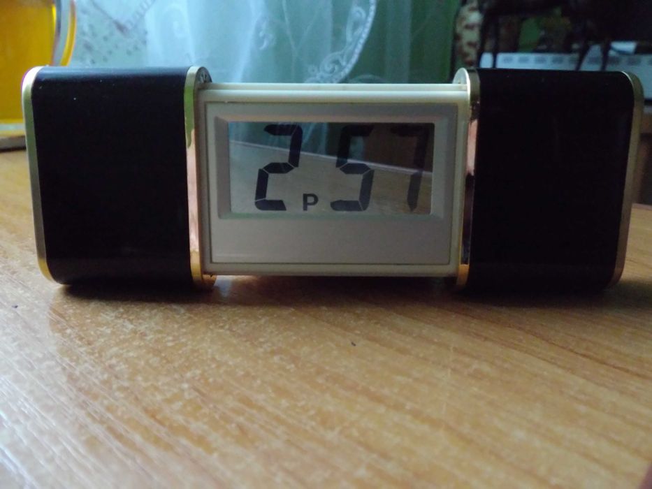 Zegarek Budzik z Wyświetlaczem składany