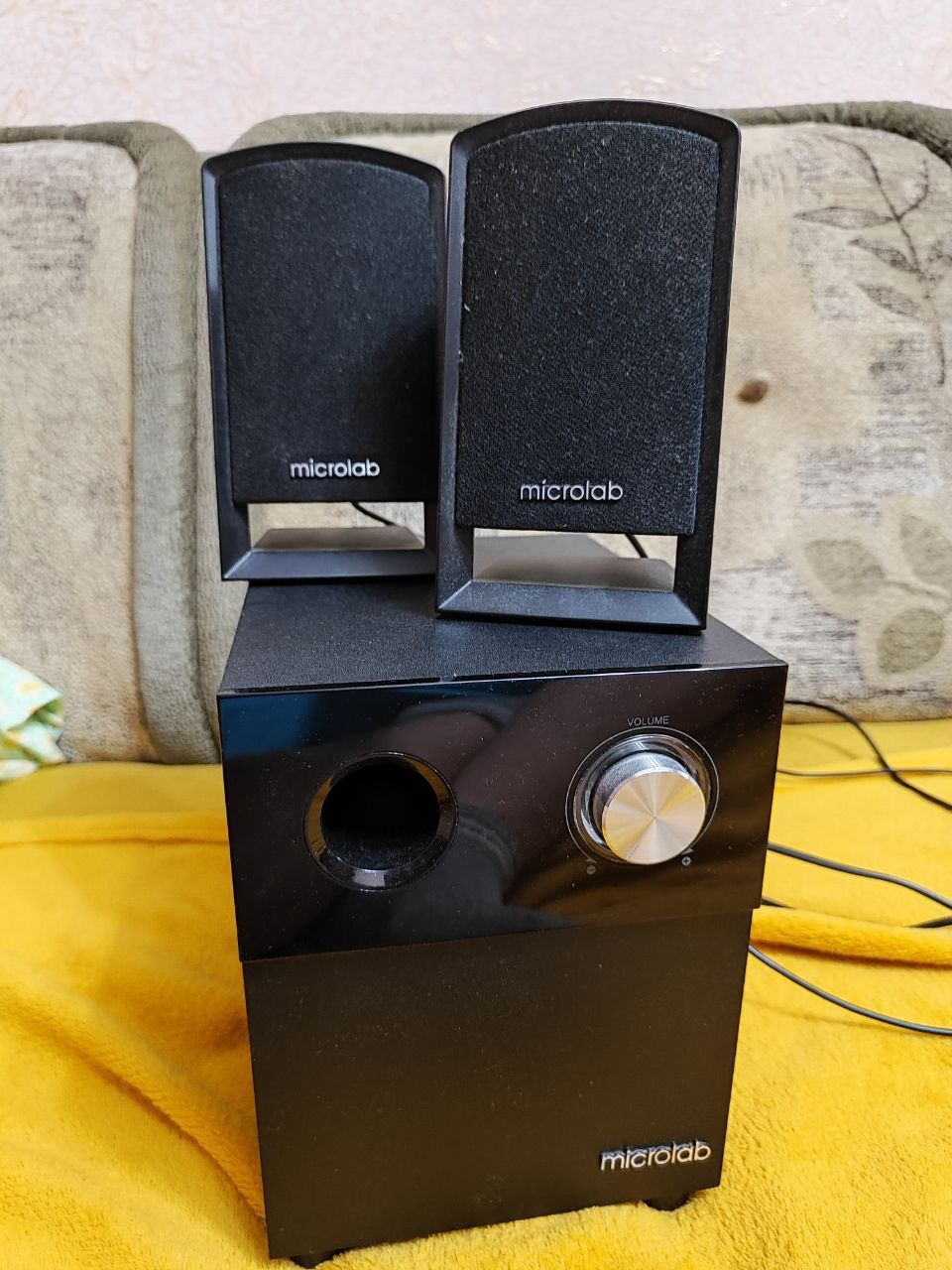 Продаю акустичну систему Microlab m-109