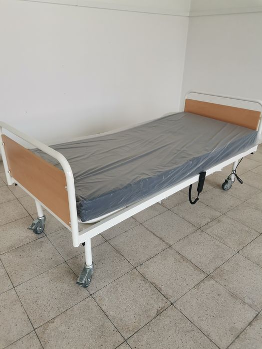 Cama hospitalar de altura fixa