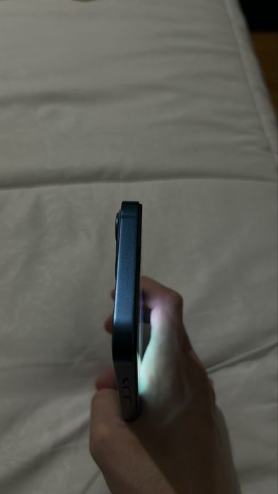 iPhone 13 128GB E-SIM