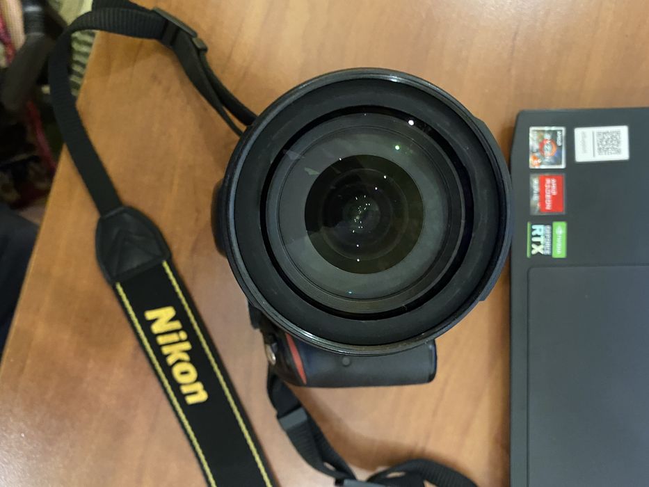 Nikon D3200 + Nikkor 18-105mm VR