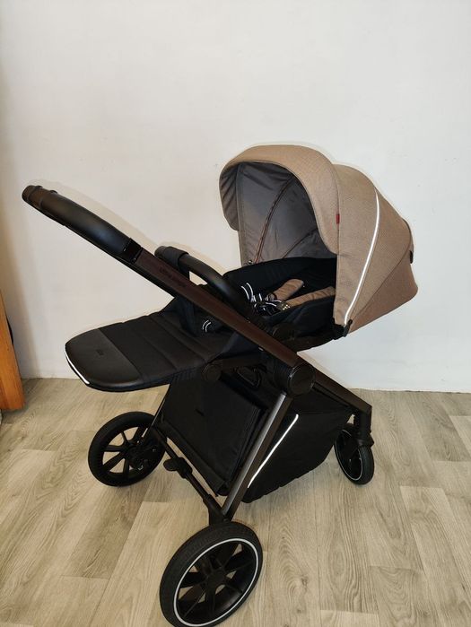 прогулянкова коляска Carrello Ultra