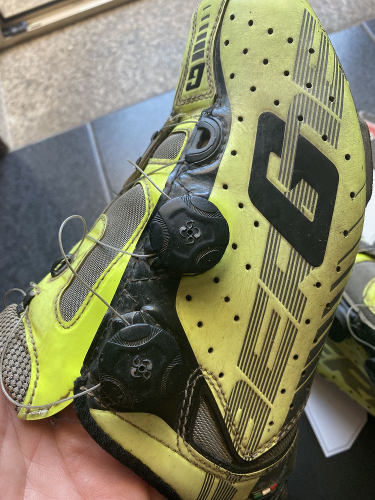 Sapatos garrne kobra yellow btt 44