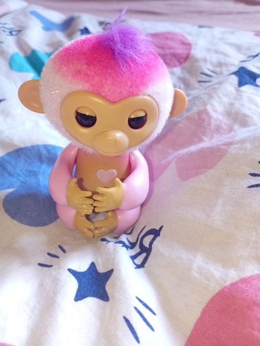 Interaktywna małpka na palec