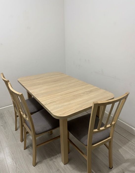 Stół rozkładany jasny brąz 140x80 + 3 krzesła